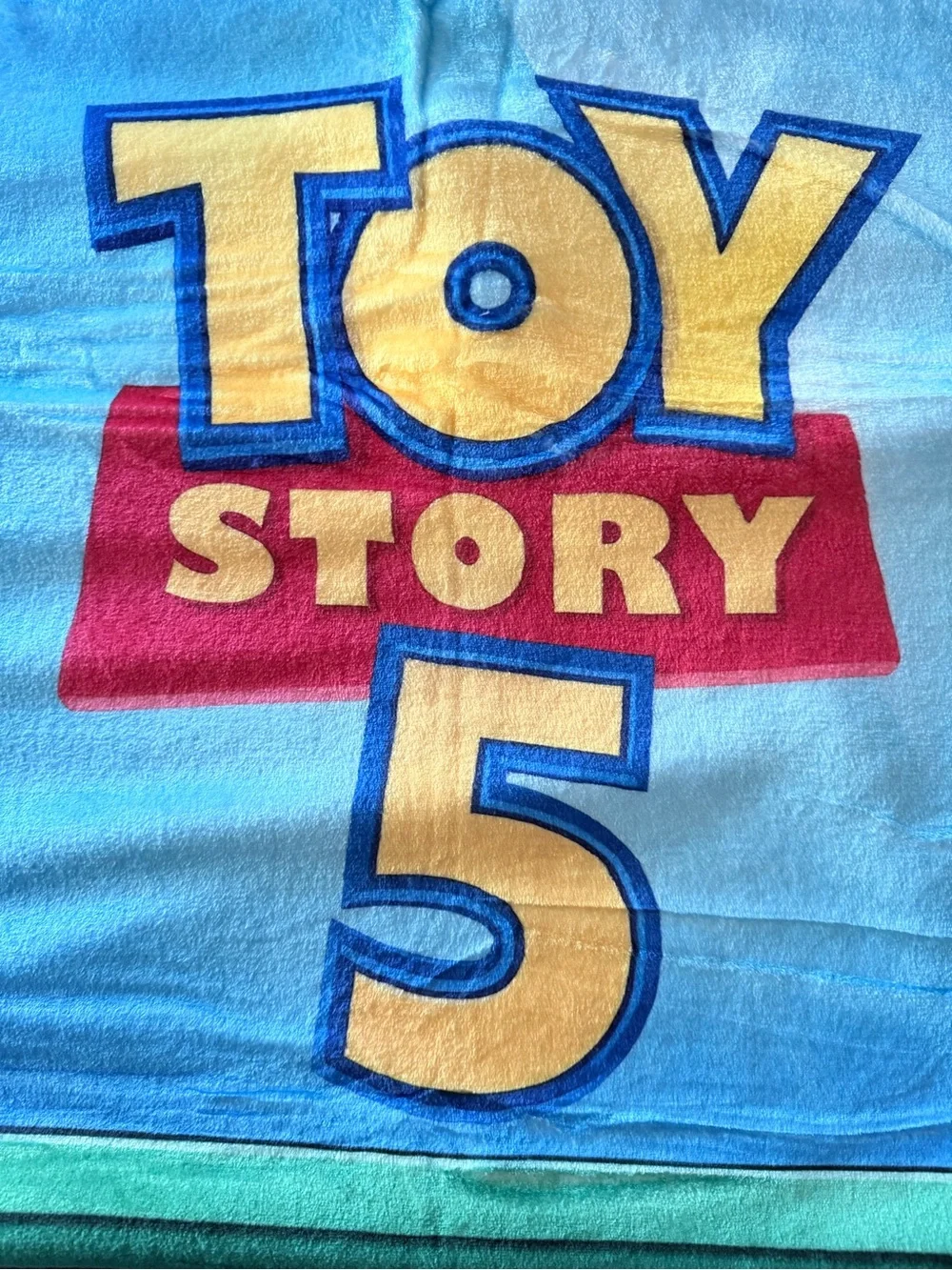 5 Plush Kids Throw Blanket - Multicolor Character Print